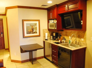 White Pines Studio at Westgate - Bonanza