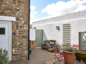 Host Stay Wood Street Cottage