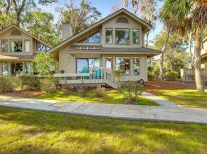Waterfront Home on Dataw Island: Golf & Amenities!