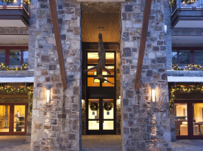 Element 52, Auberge Collection