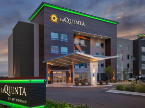 La Quinta Inn And Suites By Wyndham West Memphis