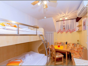 La Vela Guest House AK