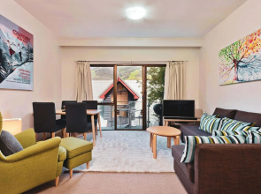 Lantern 1 Bedroom Balcony with partial mountain view
