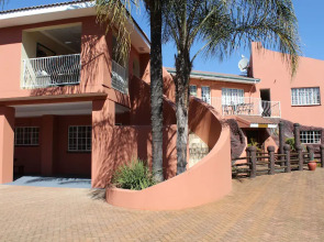 El Gran Chaparral Guest House