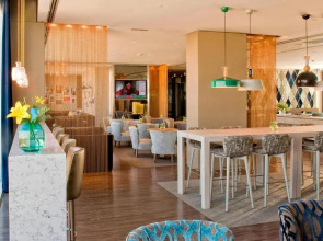 Отель Leonardo Royal Barcelona Forum