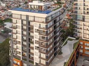 Spectacular Beach And Mountain View Condo - 5 Min From The Beach