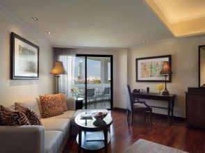 Anantara Riverside Bangkok Resort