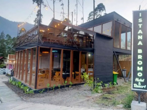 Istana Bromo Resort and Resto