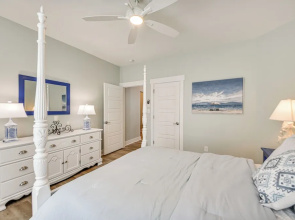 Cape Charles Home: Private Pier & Beach-front Deck