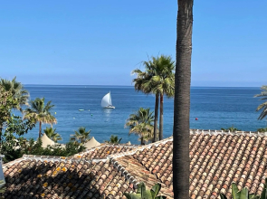 Suite with sea views within Hotel Puente Romano Marbella