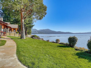 Private Boat Slip & Views: Lake Almanor Getaway!
