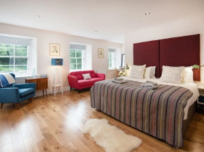 Mill House - self catering sleeps 10