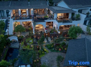 Tengchong met Mu Yun mountain home hot spring homestay