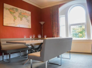 Period House / Entire Upstairs Flat