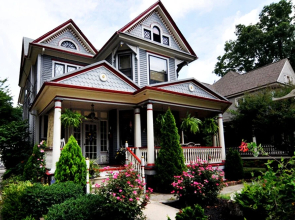 The Inn on Holly Bed and Breakfast