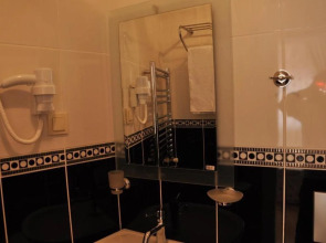 Huxley Hotel Old City