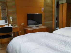 Royal Garden Business Motel