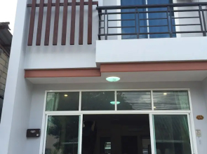 Krabi Town Sleeps 8 With Kitchen