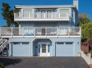 Oxford Home 1906 - 3 Br home by RedAwning