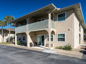 The Turtle Nest Resort Condo w/ Pool!