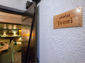 Dandy On The Hill In Agoriani |Chalet Ivoni | Up to 4 people