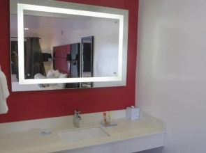 Legend Hotel Hollywood