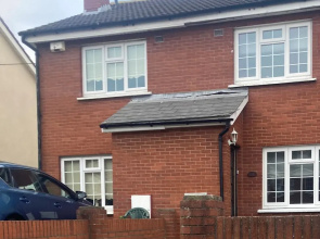 Entire Terraced two Story Redbrick House With Park