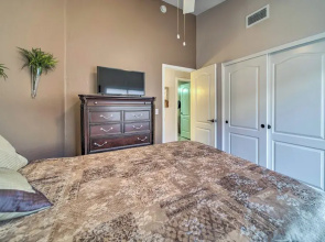 Bright Chandler Home w/ Hot Tub: Golf, Hike & Shop