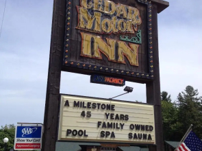 Cedar Motor Inn