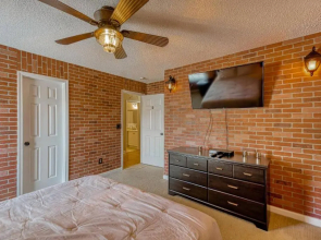 6 Bed Seasoned Family/grad Groups Get Together