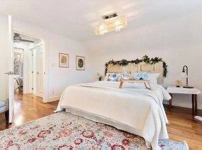 Spacious 2bdrm Home in Burlington