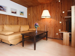 Apartment, Sternberg