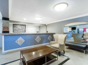 Super 8 by Wyndham Las Vegas North Strip/Fremont St. Area