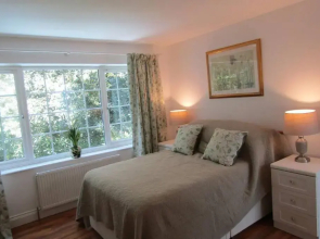 Lovely Spacious Cottage Near The Coast