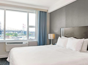 Wyndham Garden Long Island City Manhattan View Hotel