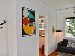 Charming 1 Bedroom Apartment in Leafy Green Hawthorn