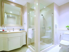 Отель Centre Point Silom