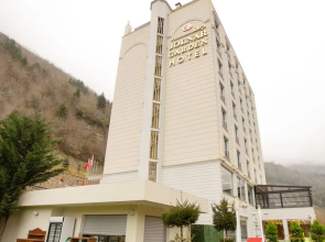 Jolnar Garden Hotel