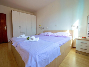 Stunning Apartment in Podstrana With 2 Bedrooms and Wifi