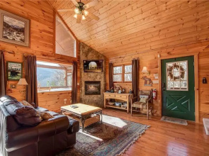 Bearway to Heaven 1 Bedroom Home with Hot Tub
