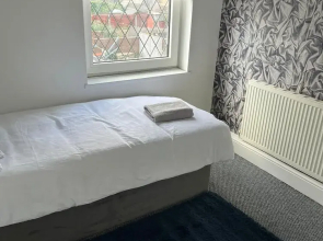 SPECIAL 5 Bedroom Whole House Brereton