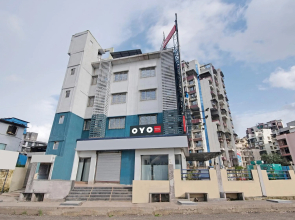 OYO SilverKey 76611 Nirsukh Palace