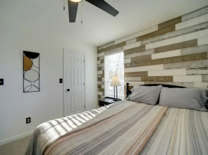 Cozy Sapphire Resort Home w/ Deck & Mountain Views