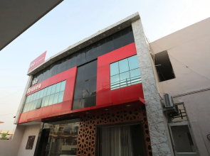 OYO 27965 The Heaven