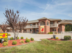 Super 8 by Wyndham Cabot