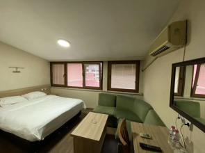 Hotel Cenedag