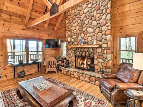 Private Sapphire Valley Resort Cabin w/ Mtn Views!