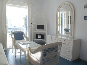 Mykonos Town Apartment With a View