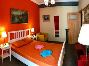 Central Stylish 1 Double Bed Flat