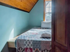 512 E Cooper-Surf Chalet